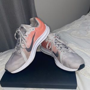 nike tennis shoes